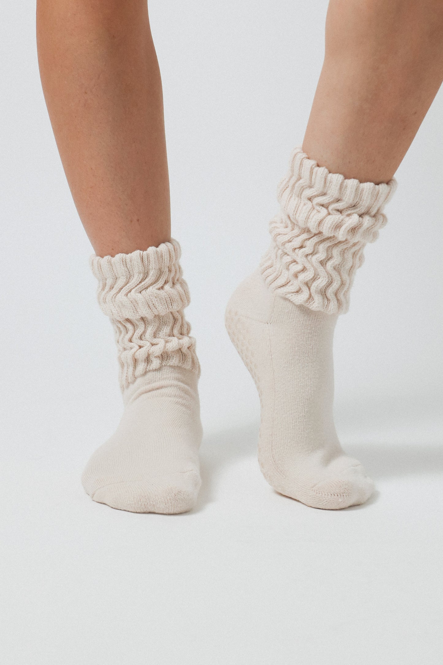 Slouch Grip Socks - Creme Brulee