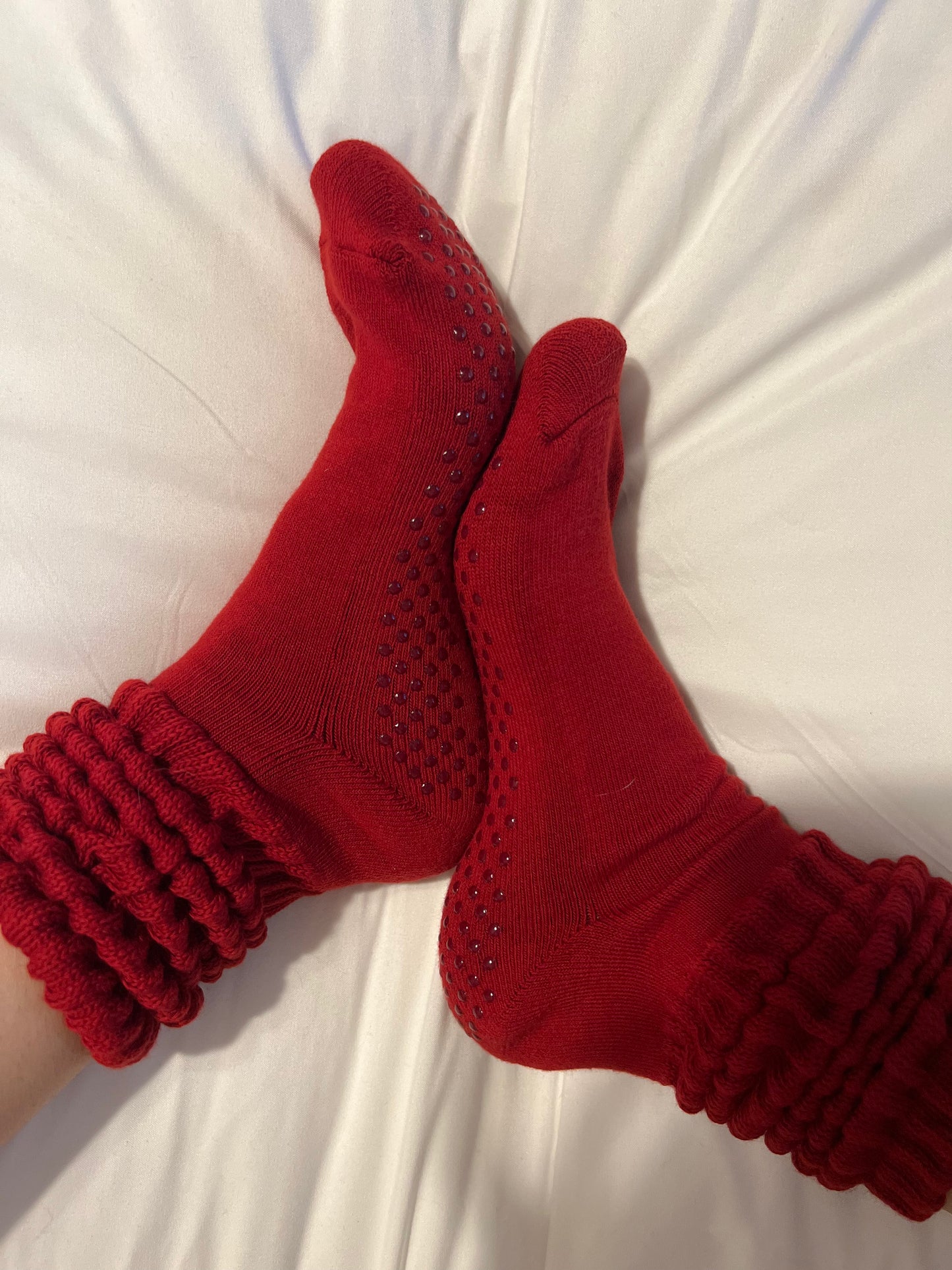 Slouch Grip Socks - Cherry